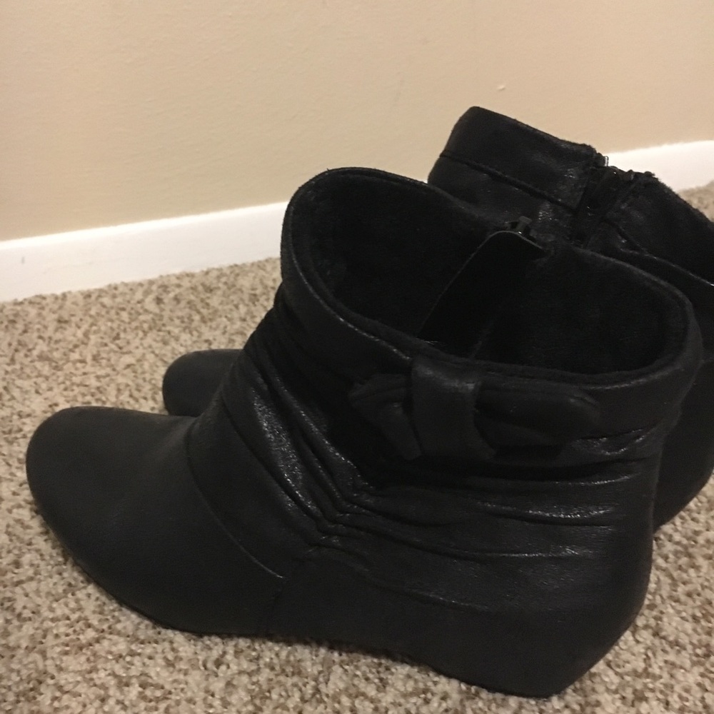 Baretrap Black booties!